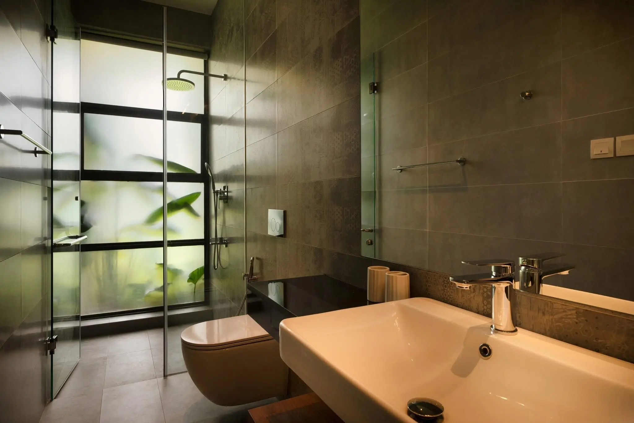 Hansa Villa en-suite bathroom garden view